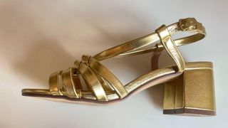 Sandalias doradas Cortefiel