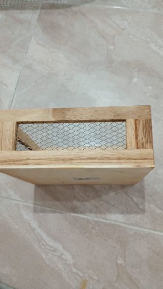 Caja madera con rejilla - Decoración