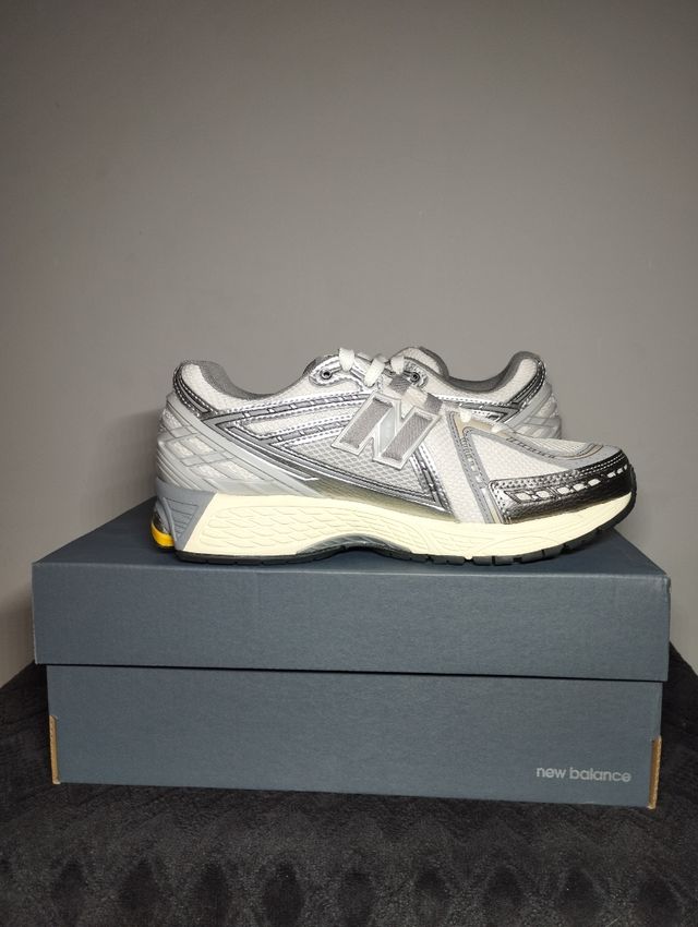 New Balance 1906R
