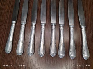 Coltelli antichi: 12 da dessert + 6 normali