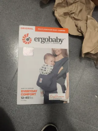 Mochila portabebés Ergobaby - Ballenas. NUEVO