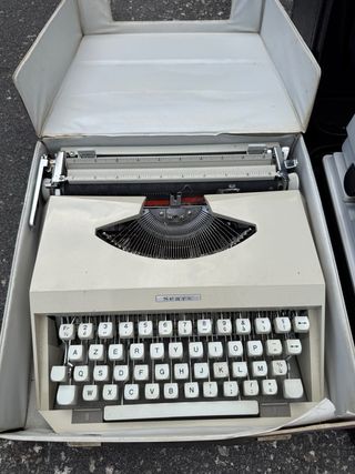 2 Máquinas de escribir