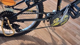 Bicicleta infantil 20" + patinete de regalo 