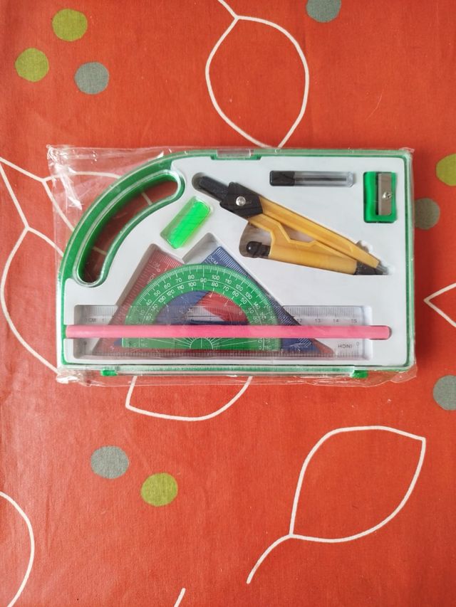 Estuche geometría: regla, compás