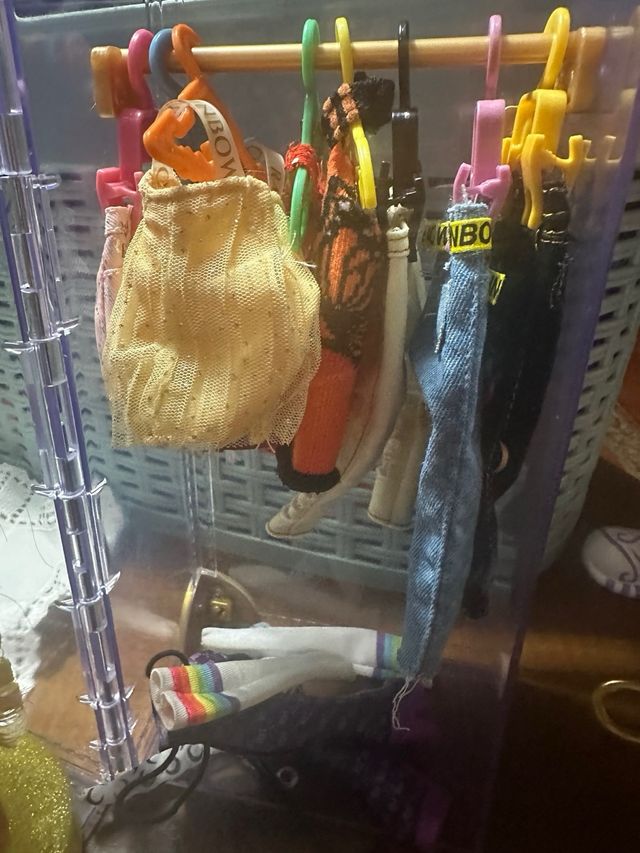 Caja Rainbow High para muñecas