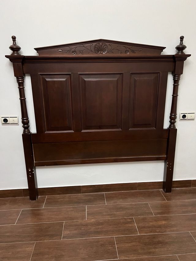 Cabecero madera nogal estilo clásico