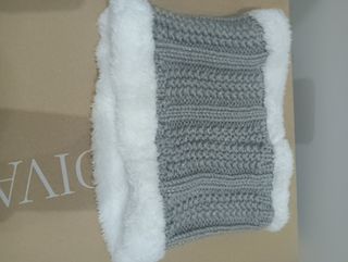 Gorro gris con borla