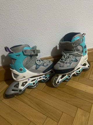 Patines en línea infantiles con luces.