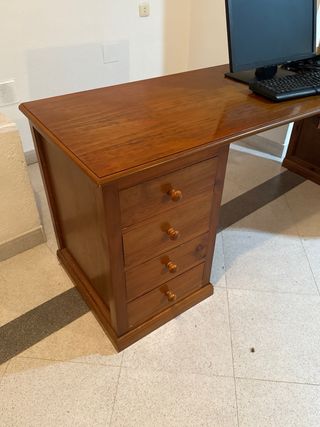 Escritorio madera curvo