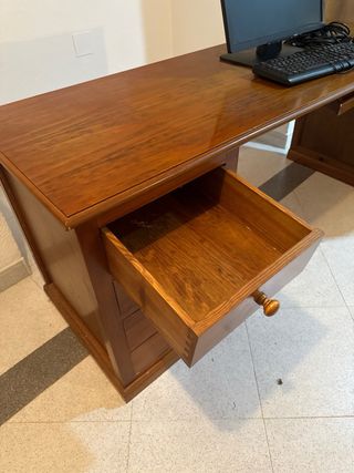 Escritorio madera curvo