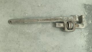 Llave grifa antigua