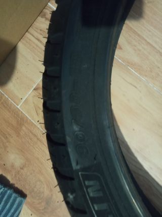 Neumático michelin  medida 90/90/18 nuevo
