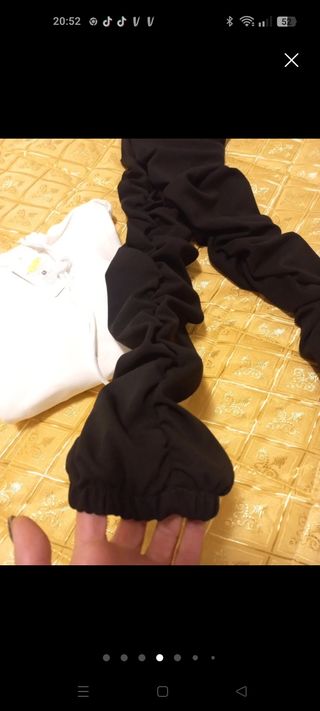 Tuta sportiva bianca e nera