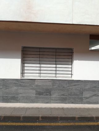 Fabricación,montaje de puertas,rejas, estructuras