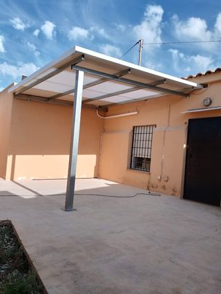 Fabricación,montaje de puertas,rejas, estructuras