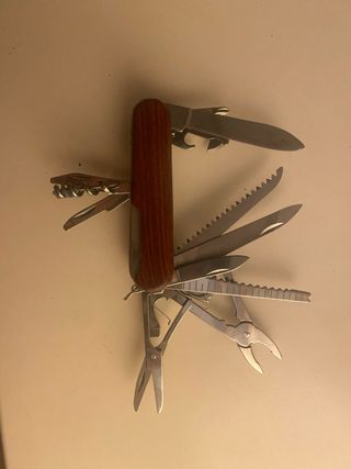 Navaja multiusos 16 funciones