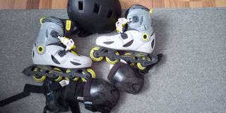 Patines Oxelo niño - Casco y protecciones