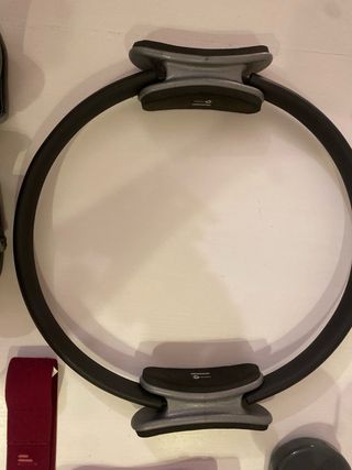 Kit fitness: pesas, gomas, aro pilates
