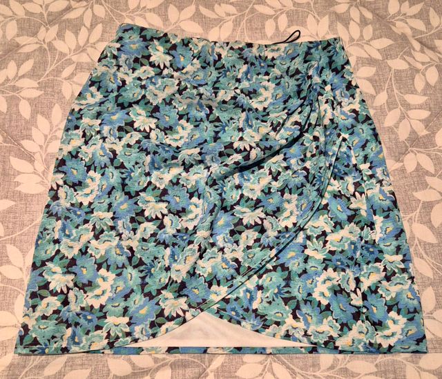 Mini Falda Pull&Bear estampada talla xs