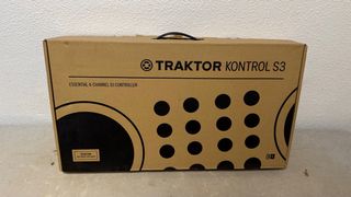 Traktor S3 - Mesa de mezclas DJ