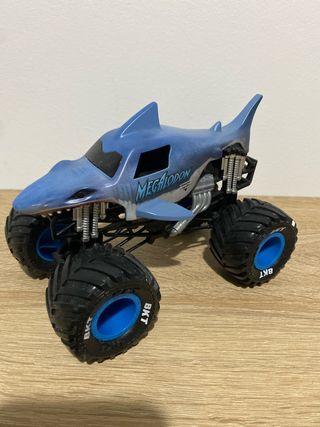 Monster Truck Megalodon 1:24