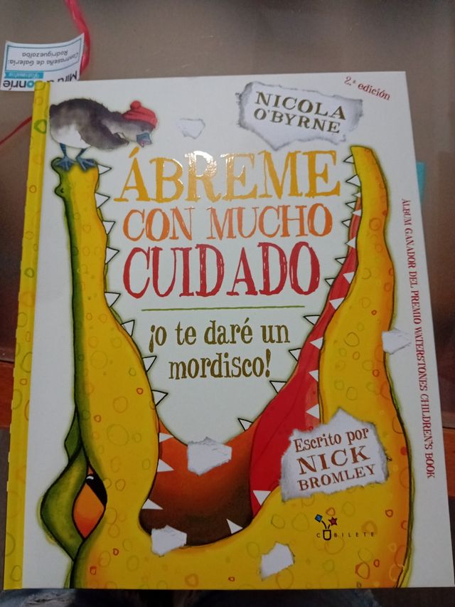 Ábreme con mucho cuidado: ¡o te daré un mordisc...