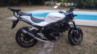 Hyosung Comet 650i blanca