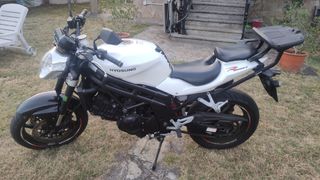 Hyosung Comet 650i blanca