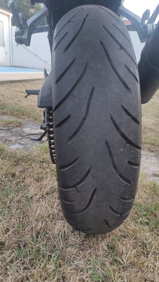 Hyosung Comet 650i blanca