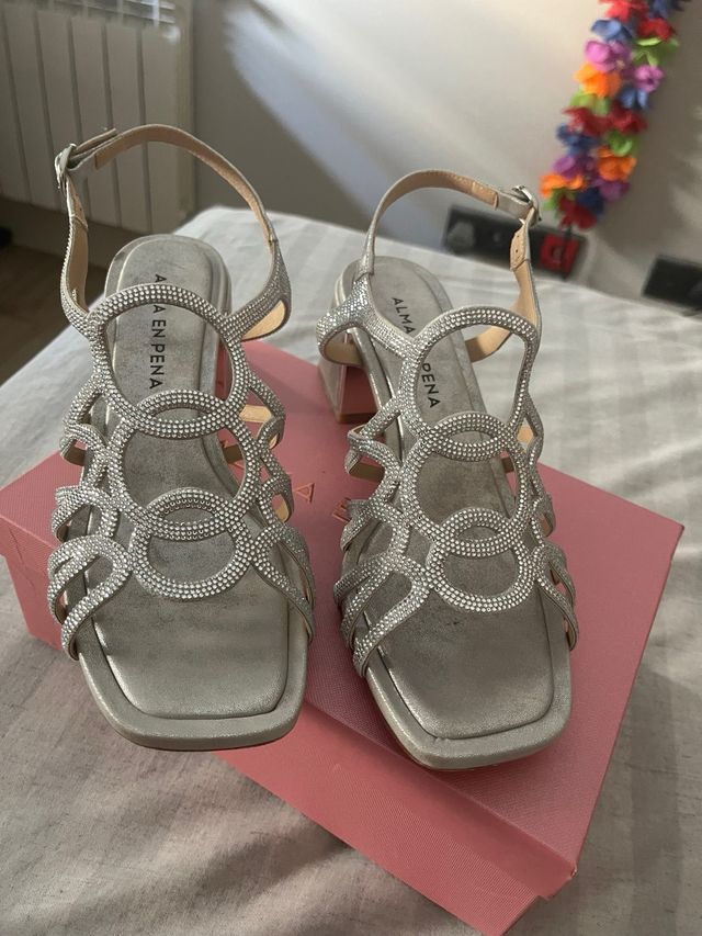 Sandalias Alma en Pena Plata 42, un solo uso