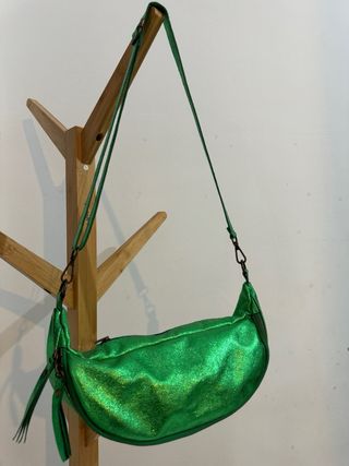 Bolso verde metalizado de cuero 