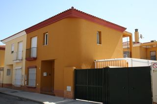 Excelente casa pareada en GELVES