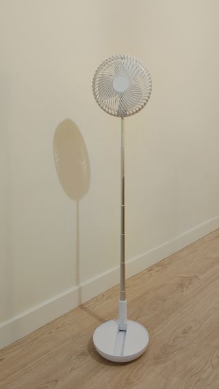 Ventilador blanco plegable