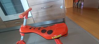Triciclo infantil rojo Scuttlebug