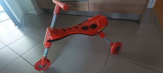 Triciclo infantil rojo Scuttlebug