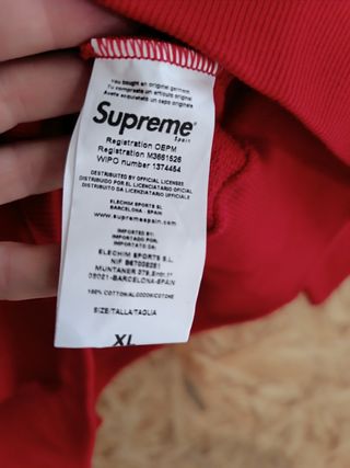 Sudadera Supreme roja
