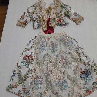 Traje regional valenciana niña