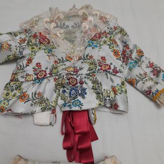Traje regional valenciana niña