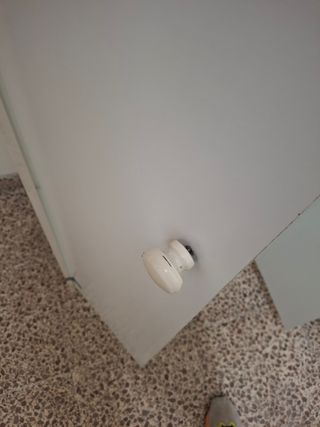 Armario blanco de madera