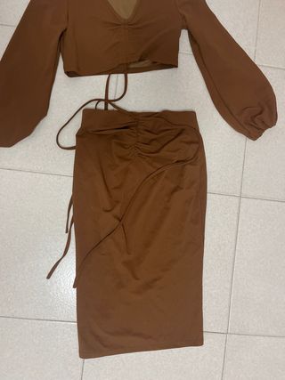 Conjunto Shein marrón - Top y falda
