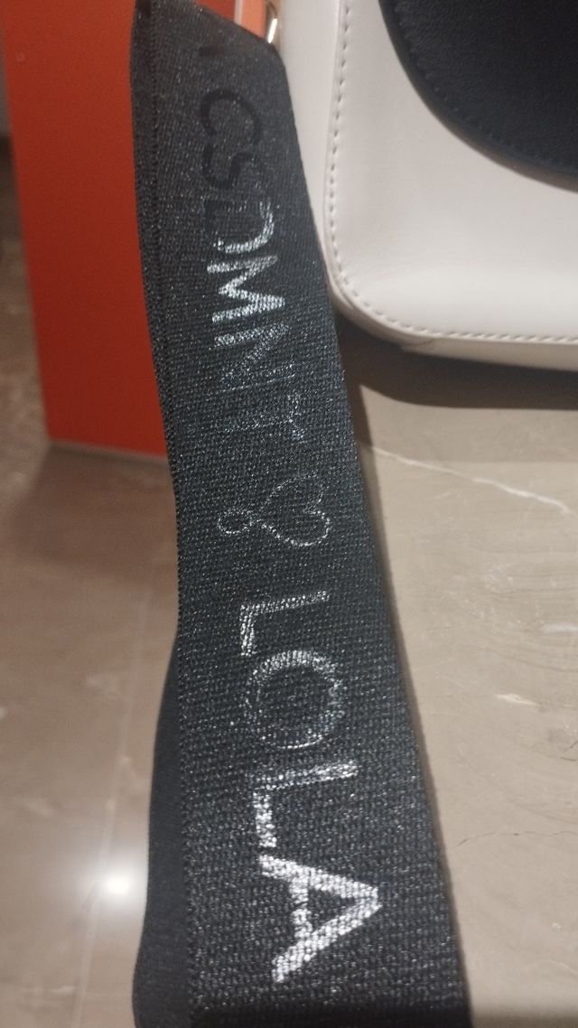 Bolso bandolera blanco y negro