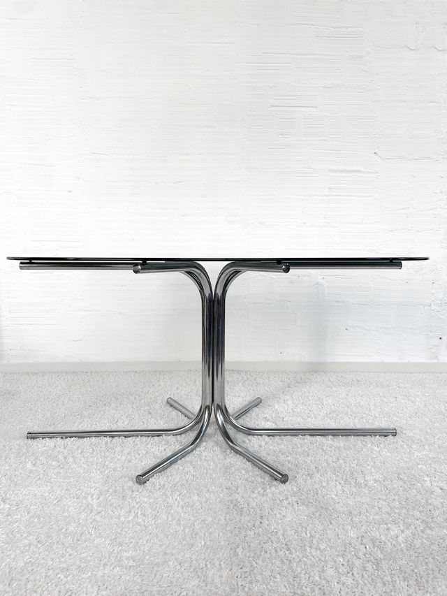 MESA VINTAGE CROMADA OVALADA Y CRISTAL FUMÉ. 70s