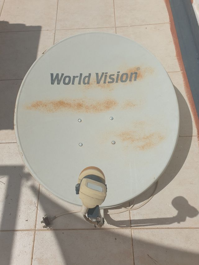Antena parabólica World Vision