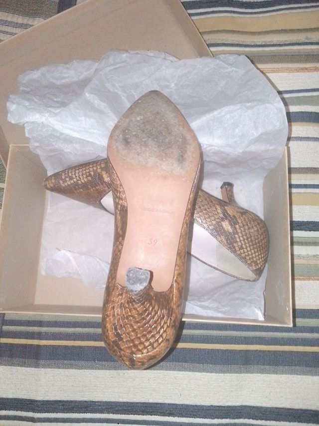Zapatos tacón serpiente marrón