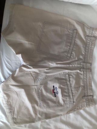Shorts beige hombre