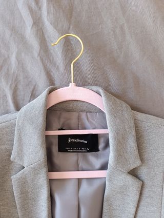 Americana gris Stradivarius