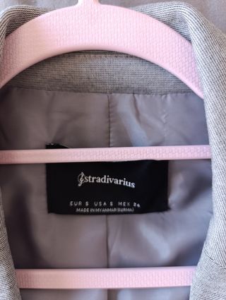 Americana gris Stradivarius
