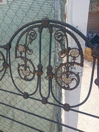 Testiera in ferro battuto Art Nouveau del XIX secolo 