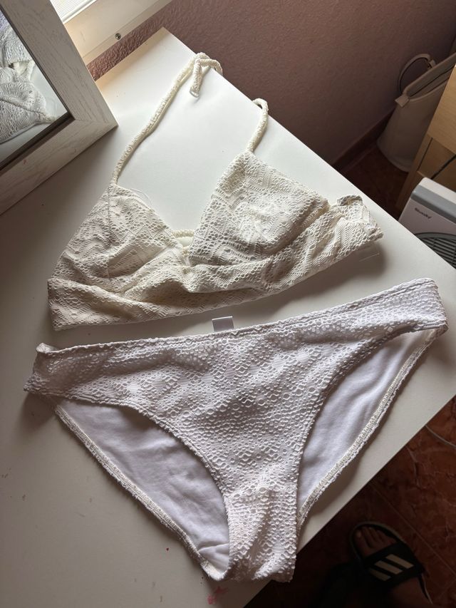Bikini blanco de encaje