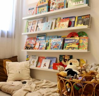 Estante infantil Ikea Mosslanda - 115cm